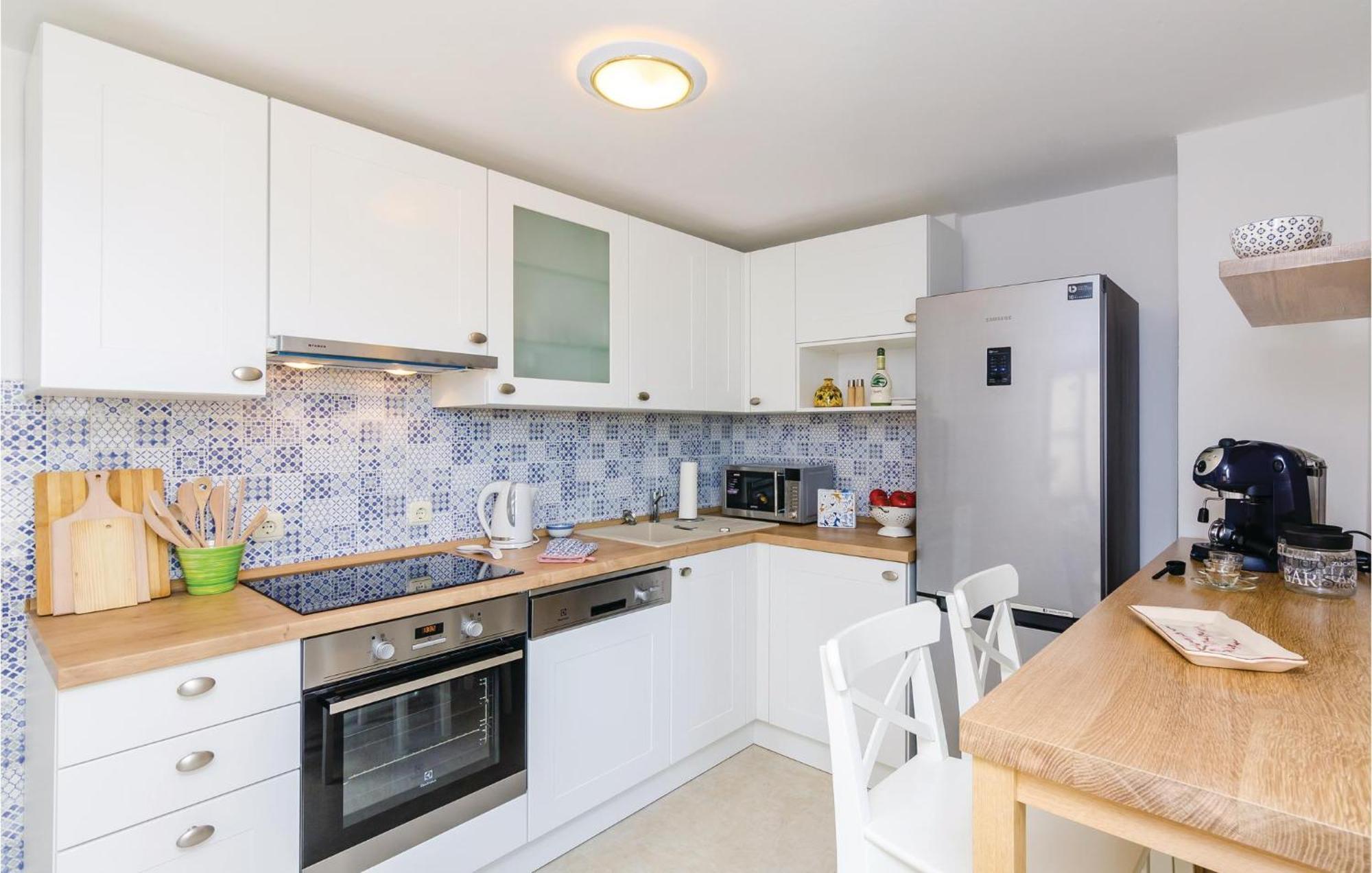 Beautiful Home In Oslje With Kitchen Exteriör bild